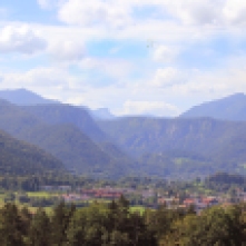 Ausblick über Bayerisch Gmain und das Reichenhaller Tal mit seiner Bergwelt.
